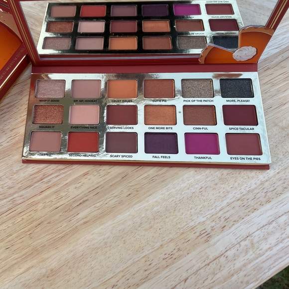 NIB Too Faced Pumpkin Pie Second Slice Palette - Picture 2 of 8